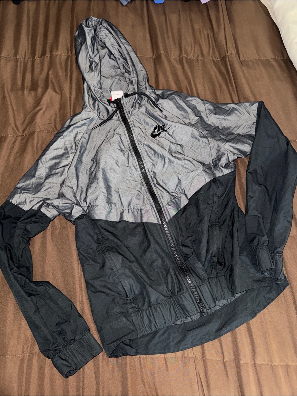 Nike Windrunner hooded windbreaker —Gray and black colorblock